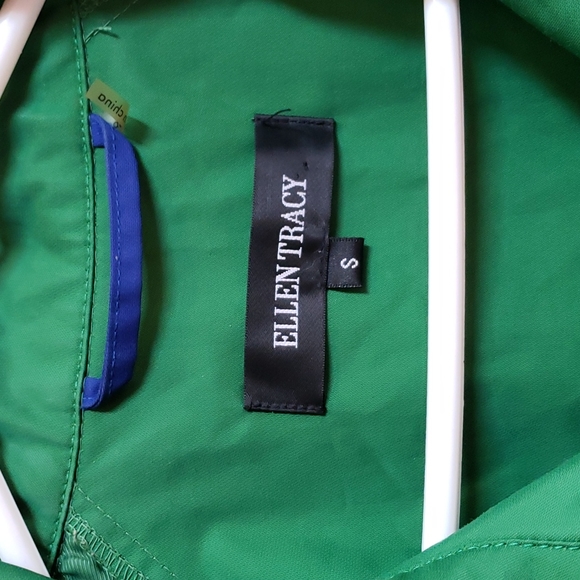 🦋4 for $20, or as marked. EUC- Ellen Tracy Rain Trench - Picture 3 of 6